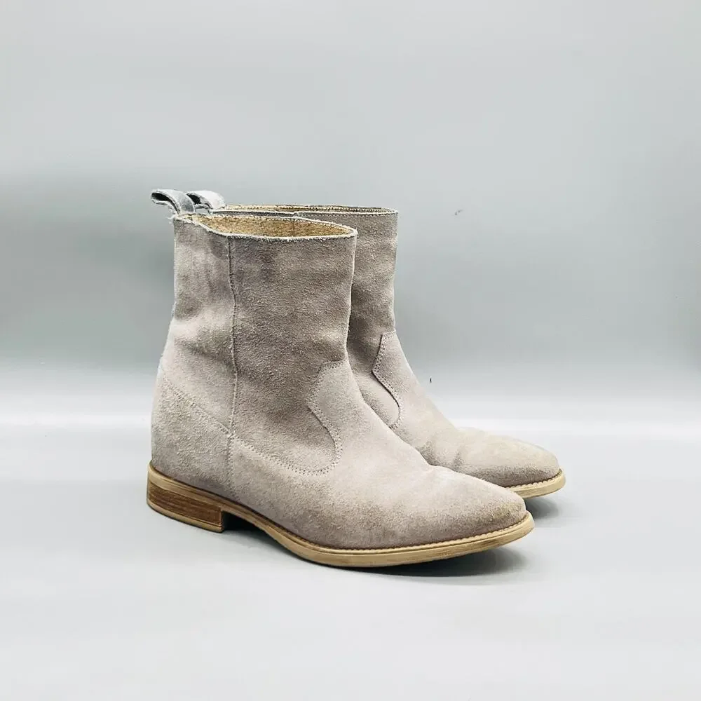 Anthropologie Boots Womens 7.5 Beige Suede Ankle Western Pull On Booties Shoes